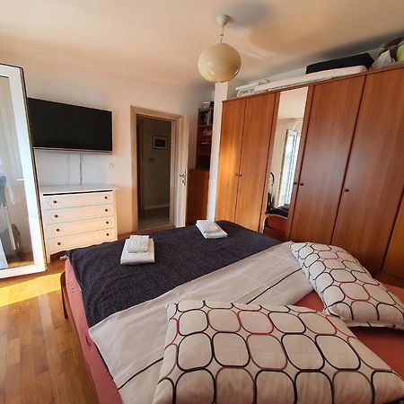 Apartment Sara Umag Exteriör bild